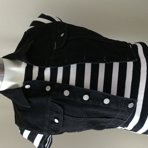 NWT Guess Vest - Picture 3 of 6